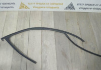 Уплотнитель стекла двери передний правый бу Skoda Octavia A7 OEM 5E0837431