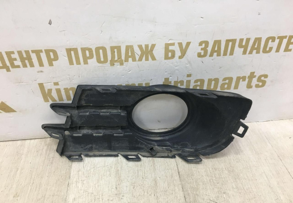 Накладка ПТФ правая Volkswagen Tiguan 1 рест 2011-2016 oem 5N0853666