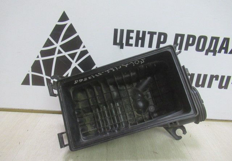 Корпус воздушного фильтра нижний Hyundai Solaris 2 oem 28112h8100