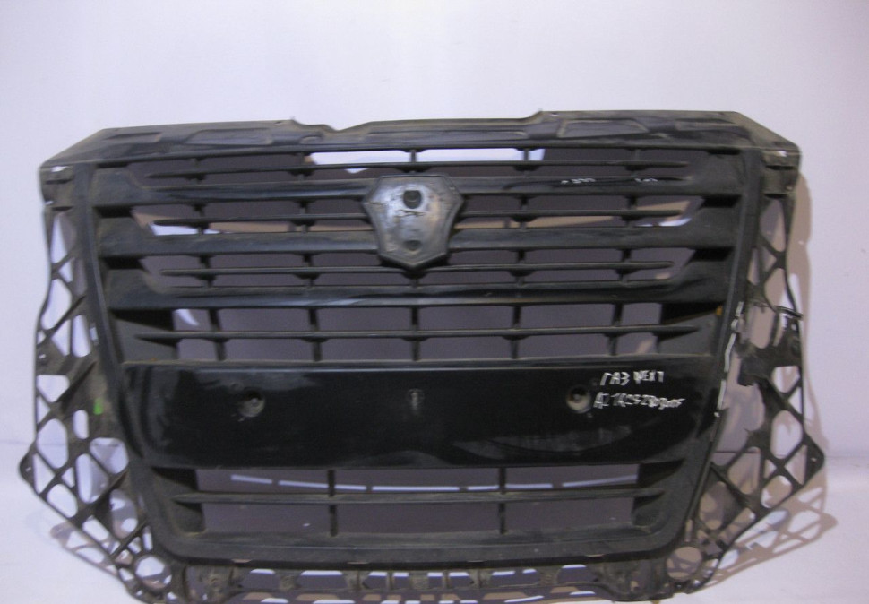Решётка радиатора Gazel NEXT oem A21R232803015 (слом часть) (скл-3)