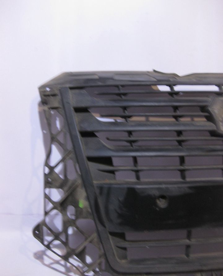 Решётка радиатора Gazel NEXT oem A21R232803015 (слом часть) (скл-3) Решётка радиатора Gazel NEXT oem A21R232803015 (слом часть) (скл-3)