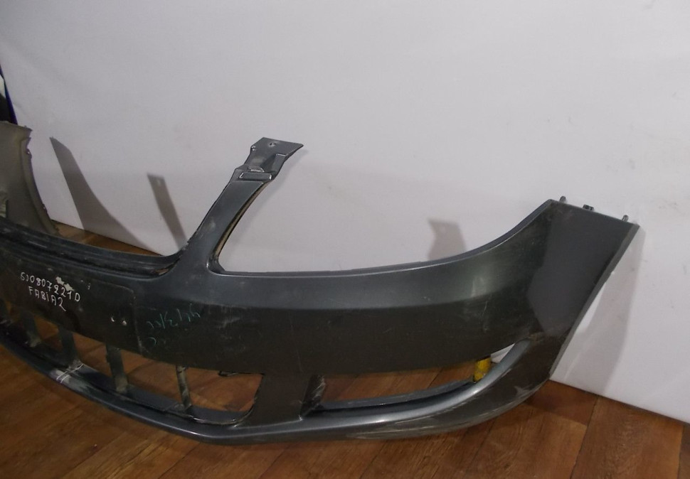 Бампер передний бу Skoda Fabia OEM 5J0807221D