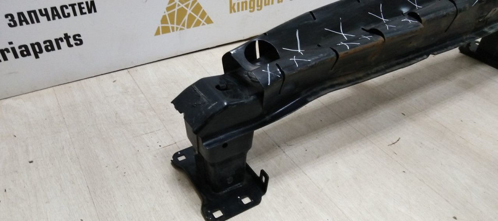 Усилитель переднего бампера Volkswagen Jetta 6 oem 5C6807109C