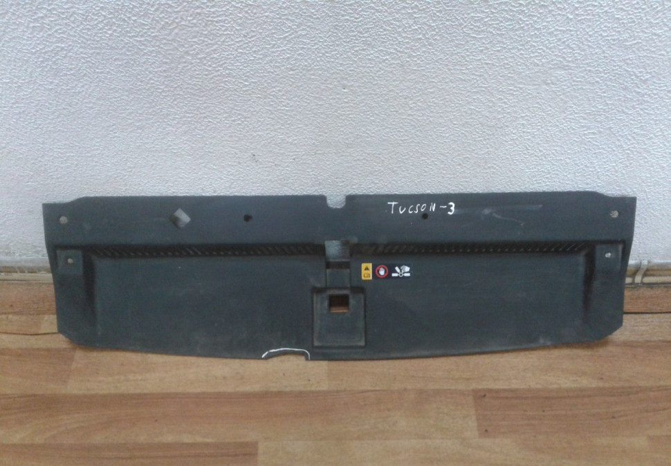 Накладка передней панели Hyundai Tucson 3 oem 86342d7000 (слом. часть)