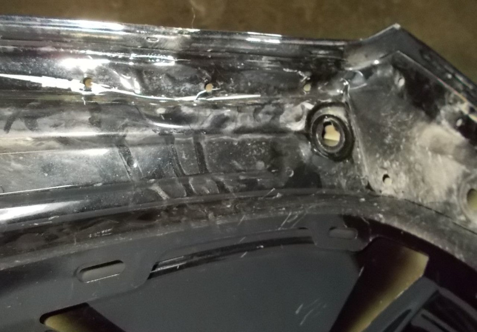 Капот бу Skoda Octavia A7 OEM 5E0823031 Капот бу Skoda Octavia A7 OEM 5E0823031