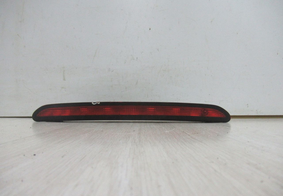 Стоп сигнал (верхний) Volkswagen Tiguan 2 oem 5g0945087 (слом.корп)