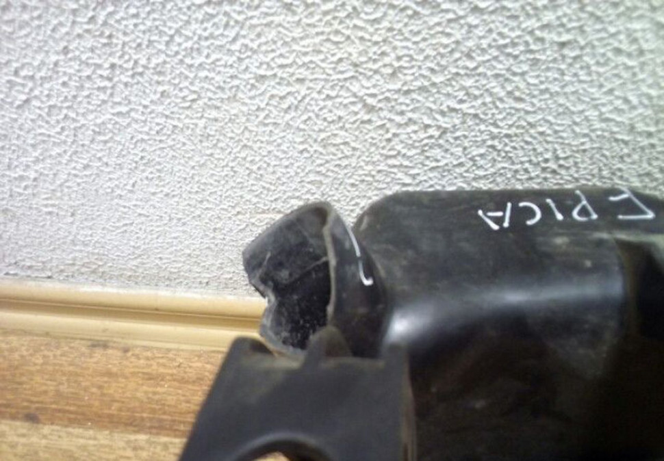 Резонатор воздушного фильтра Chevrolet Epica (отлом пластика горловины) Резонатор воздушного фильтра Chevrolet Epica (отлом пластика горловины)