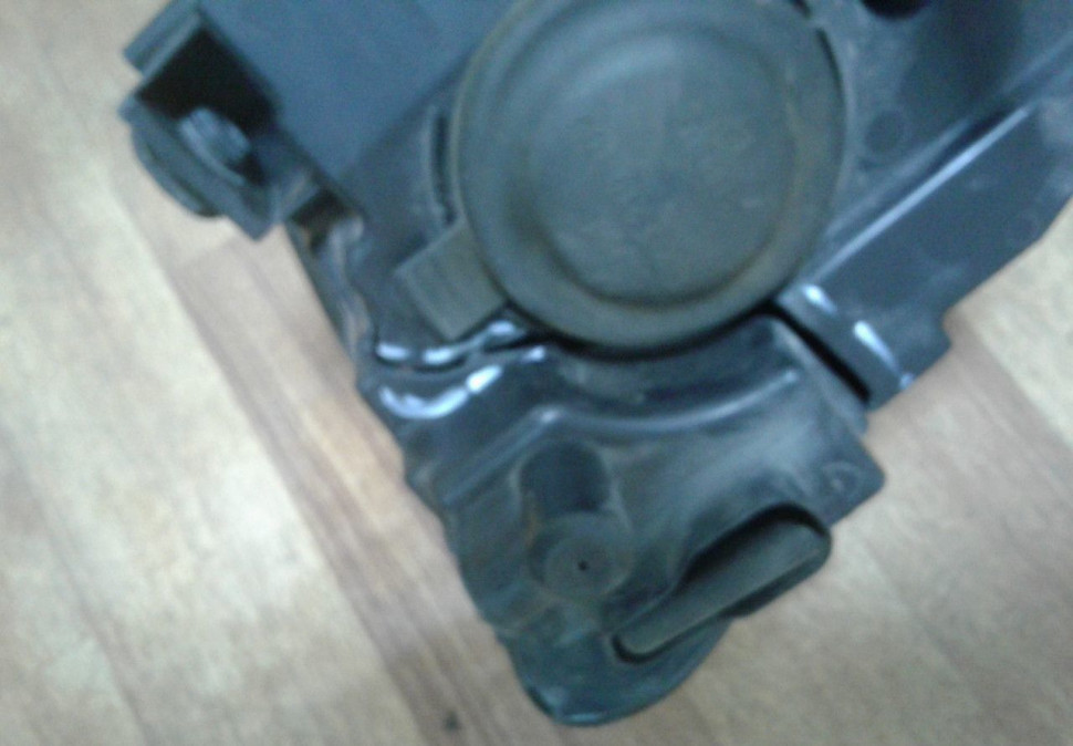 Фара передняя левая Volkswagen Touran 4 oem 1T194100G (трещины) Фара передняя левая Volkswagen Touran 4 oem 1T194100G (трещины)