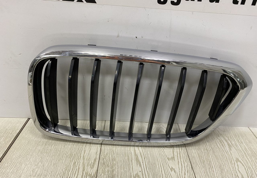 Решетка радиатора левая BMW 6 G32 OEM 51137412421