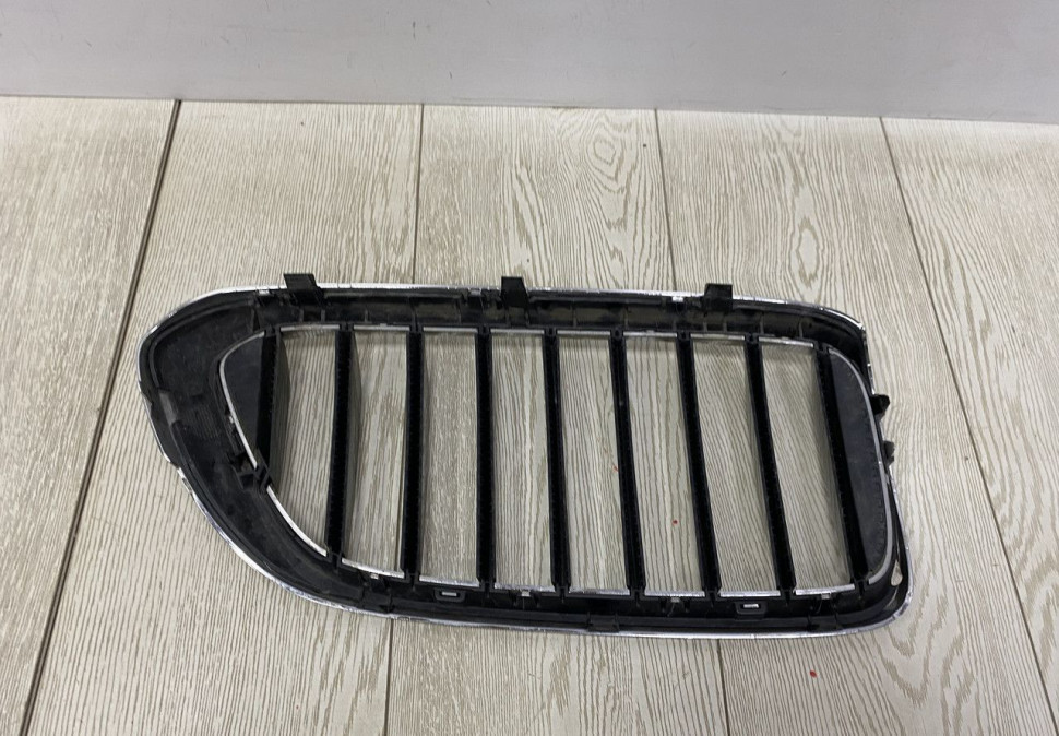 Решетка радиатора левая BMW 6 G32 OEM 51137412421 Решетка радиатора левая BMW 6 G32 OEM 51137412421