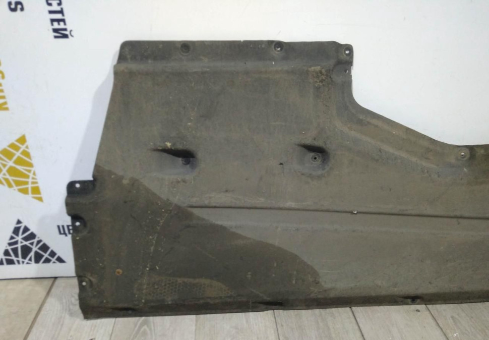 Защита днища левая бу BMW 6 G32 OEM OEM 51757374691