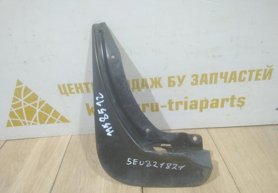 Брызговик задний левый бу Skoda Octavia A7 OEM 5E0821821