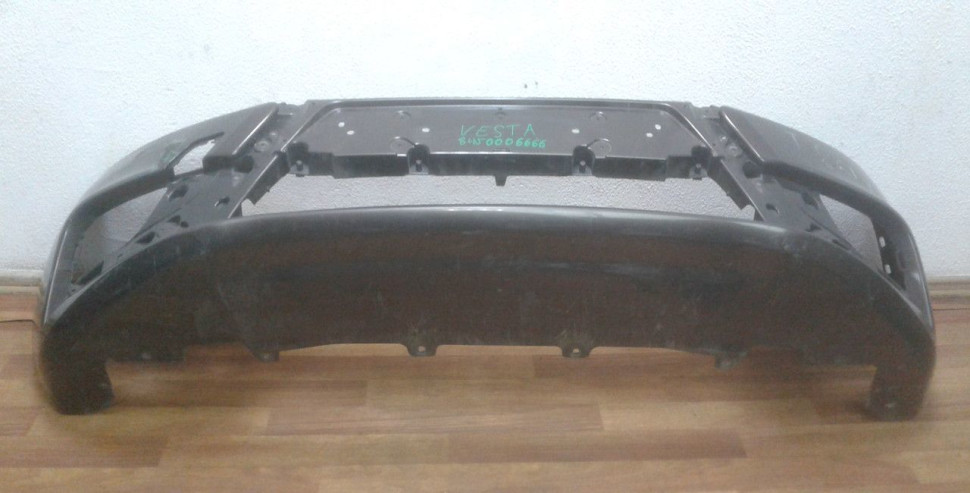 Бампер передний Lada Vesta oem 8450006666 (трещина) (скл-3) Бампер передний Lada Vesta oem 8450006666 (трещина) (скл-3)