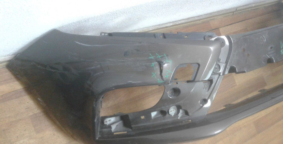 Бампер передний Lada Vesta oem 8450006666 (трещина) (скл-3) Бампер передний Lada Vesta oem 8450006666 (трещина) (скл-3)