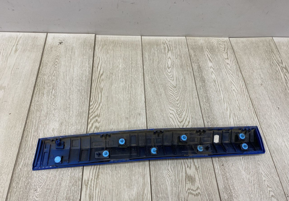 Молдинг двери задний левый BMW X1 F48 M-Pack OEM 5113806027 Молдинг двери задний левый BMW X1 F48 M-Pack OEM 5113806027