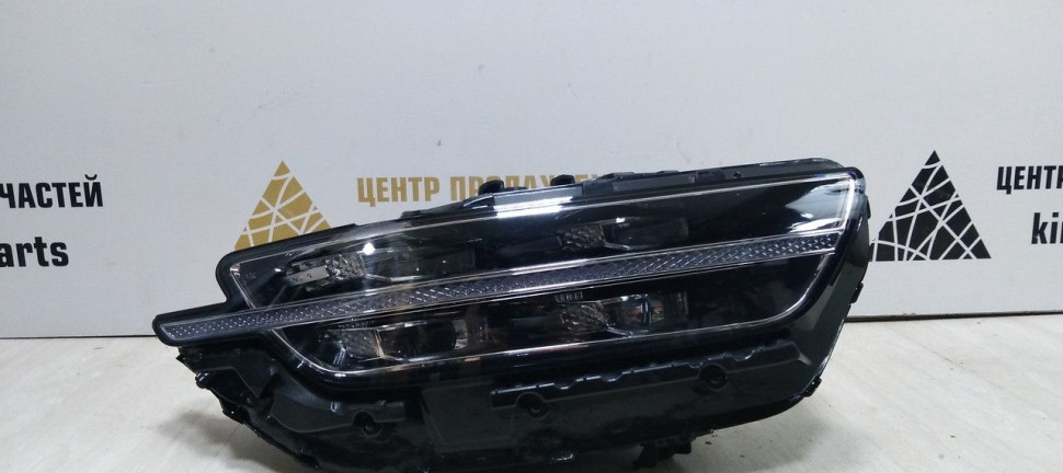Фара правая LED Genesis G90 рестайлинг 2019 OEM 92102D2500