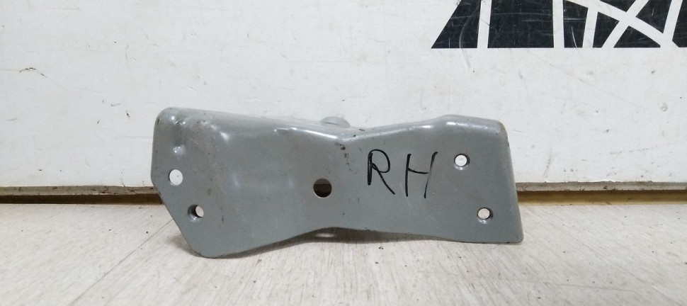 Кронштейн крепления крыла правый Hyundai Solaris 1 oem 663271R300