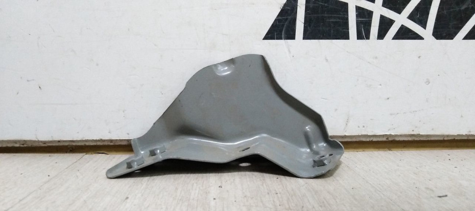 Кронштейн крепления крыла правый Hyundai Solaris 1 oem 663271R300