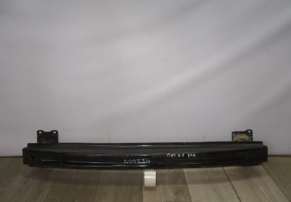 Усилитель заднего бампера бу Skoda Octavia A7 OEM 5E5807305C
