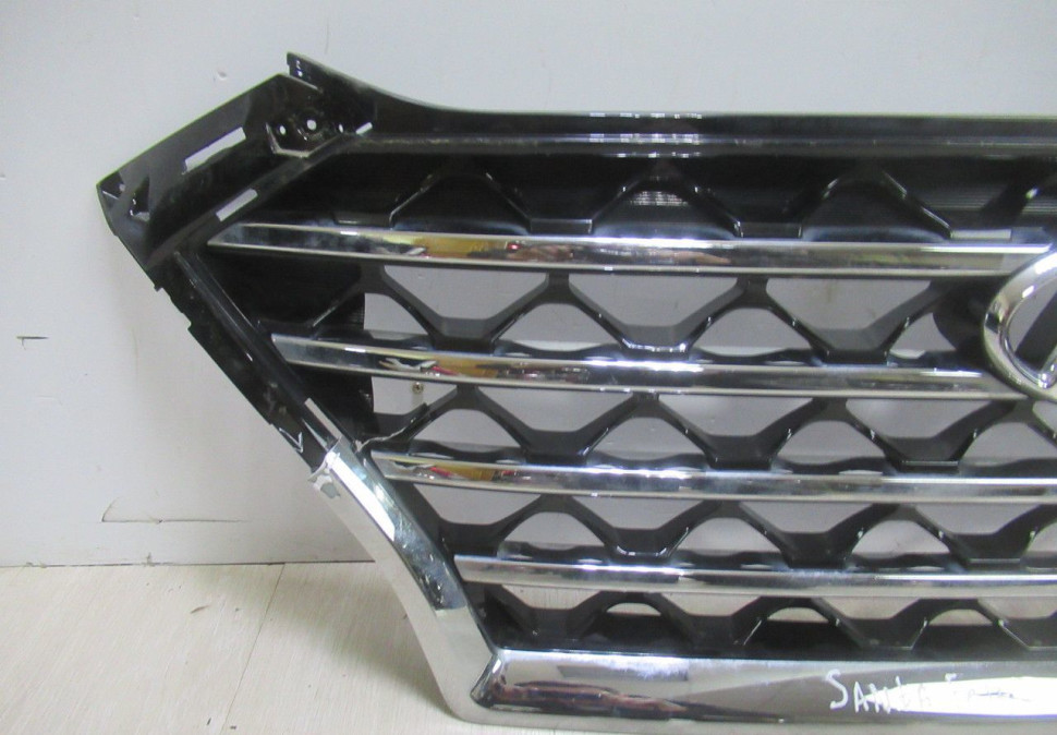 Решетка радиатора Hyundai Tucson 3 рест  oem 86351D7600 (трещины)