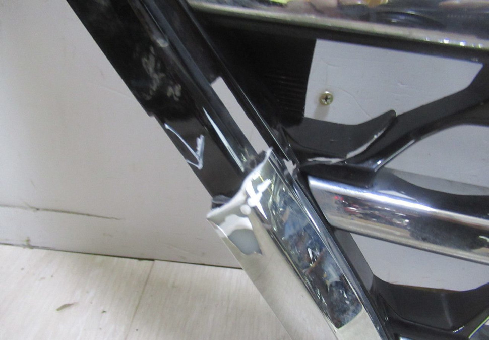 Решетка радиатора Hyundai Tucson 3 рест  oem 86351D7600 (трещины)