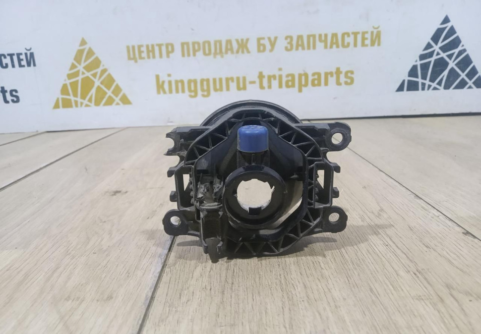 Фара противотуманная бу Renault Logan 2 OEM 261500097R Фара противотуманная бу Renault Logan 2 OEM 261500097R