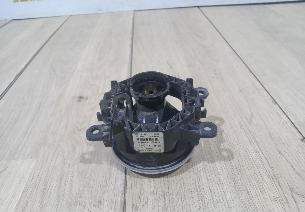 Фара противотуманная бу Renault Logan 2 OEM 261500097R Фара противотуманная бу Renault Logan 2 OEM 261500097R