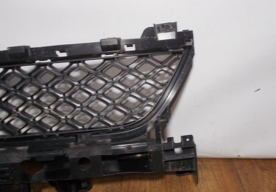 Решетка переднего бампера бу Renault Sandero Stepway 2 OEM 622548039R