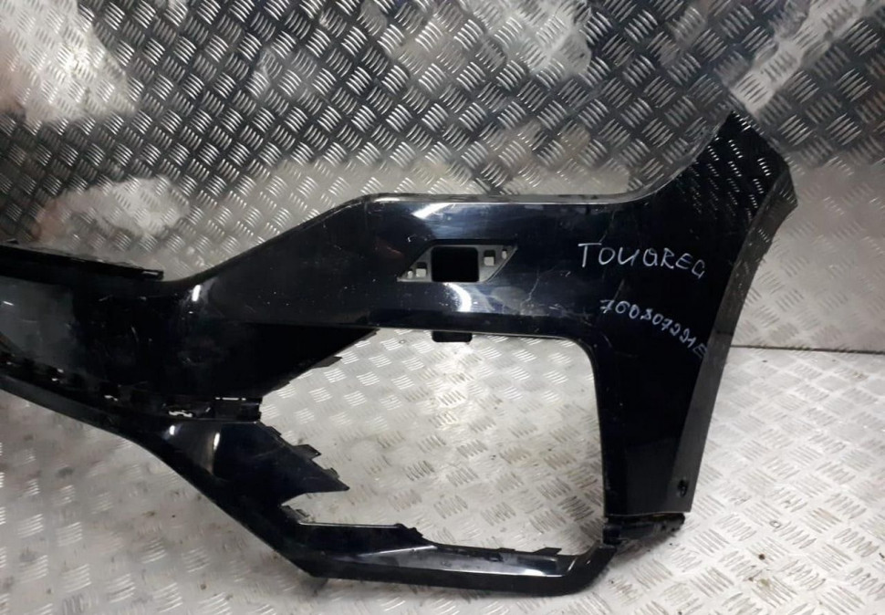 Бампер передний Volkswagen Touareg 3 oem 760807221e