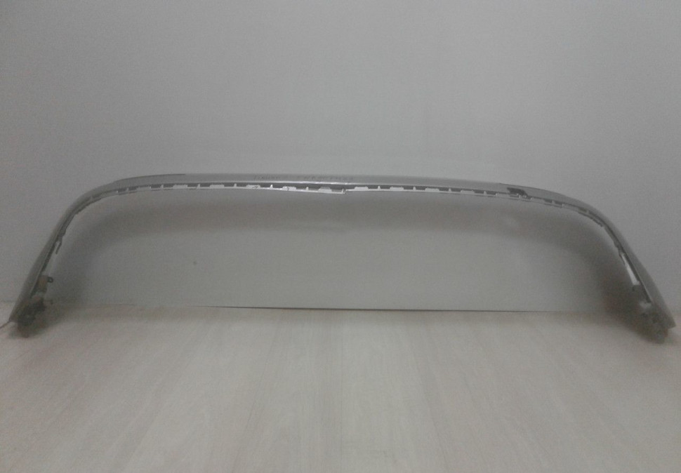 Бампер задний Volkswagen Tiguan 2 oem 5na807421 (трещина) Бампер задний Volkswagen Tiguan 2 oem 5na807421 (трещина)