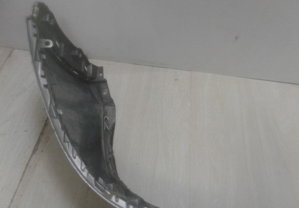 Бампер задний Volkswagen Tiguan 2 oem 5na807421 (трещина) Бампер задний Volkswagen Tiguan 2 oem 5na807421 (трещина)