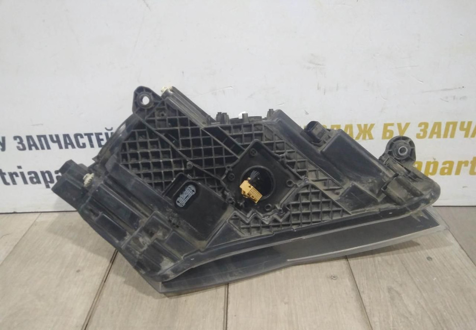 Фара ксенон левая бу Skoda Superb 3 OEM 3V1941015A Фара ксенон левая бу Skoda Superb 3 OEM 3V1941015A