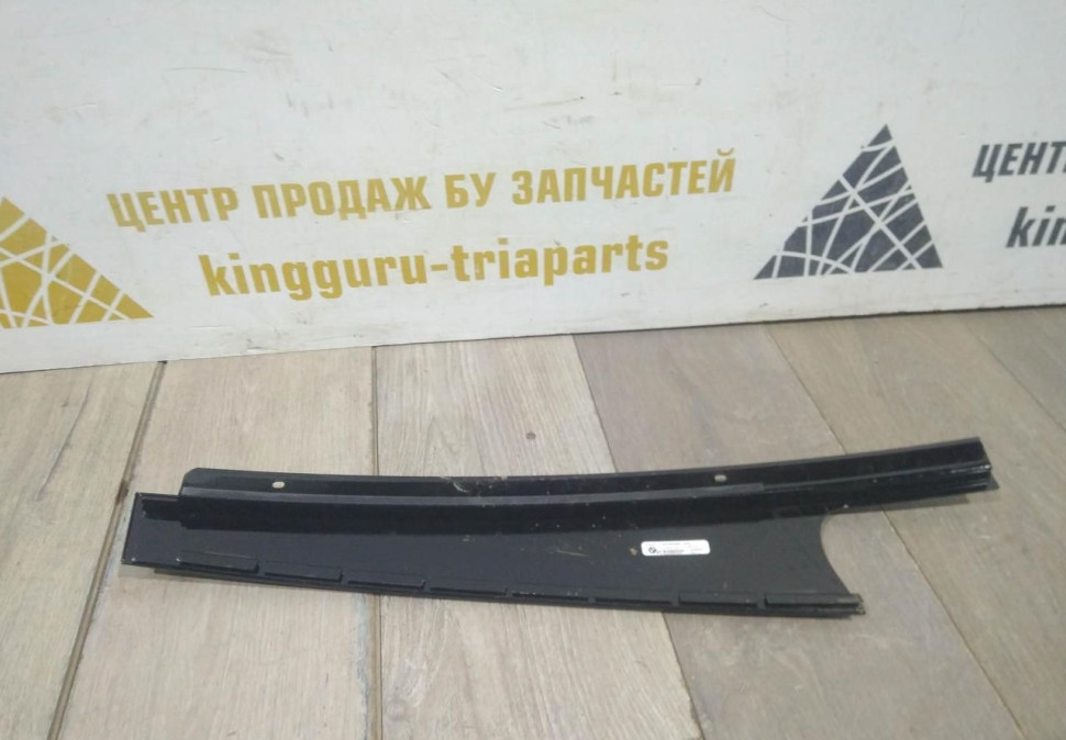 Накладка центральной стойки задней правой двери бу BMW X3 G01 OEM 51357410046 Накладка центральной стойки задней правой двери бу BMW X3 G01 OEM 51357410046