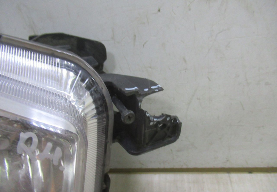 Противотмуманная фара правая  Hyundai Creta oem 92202m0000