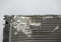 Радиатор охлаждения бу Lada Largus OEM 214105731R (дефекты) (скл-3)