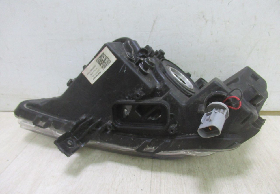 Противотуманная передняя правая Hyundai Tucson 3 oem 92202d7000