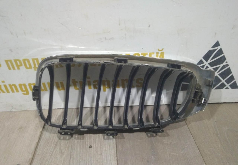 Решетка радиатора правая бу BMW 3 F34 GT OEM 51137294804 Решетка радиатора правая бу BMW 3 F34 GT OEM 51137294804