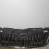 Решетка радиатора бу Skoda Fabia 2 OEM 5J0853668C