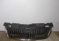Решетка радиатора бу Skoda Fabia 2 OEM 5J0853668C