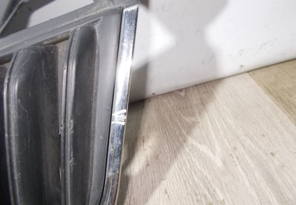 Решетка радиатора бу Skoda Fabia 2 OEM 5J0853668C Решетка радиатора бу Skoda Fabia 2 OEM 5J0853668C