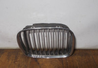 Решетка радиатора правая бу BMW 5 E39 OEM 8159312