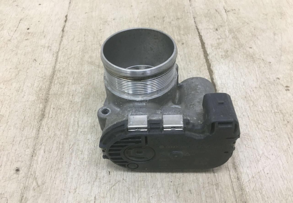 Дроссельная заслонка Volkswagen Tiguan 2 16- oem 06K133062AS