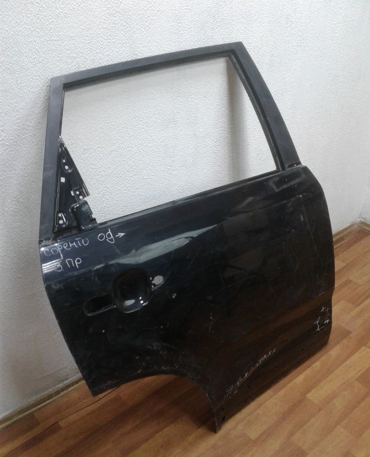 Дверь задняя правая Kia Sorento 2 (вмятины)