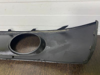 Решетка противотуманной фары правая Volkswagen Touareg 2 дорестайлинг 2010 OEM 7P6807490