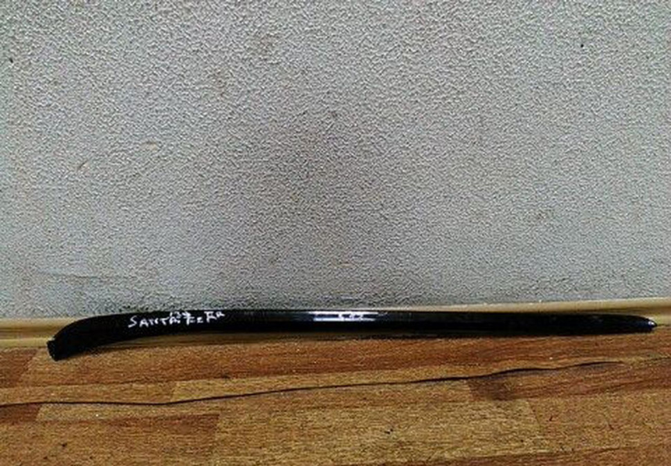 Молдинг лобового стекла правый Hyundai Santa Fe (13>)