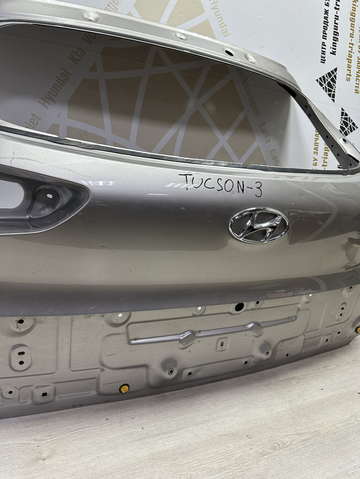 Крышка багажника Hyundai Tucson 3 Дорестайлинг 2015-2018 oem 73700D7000