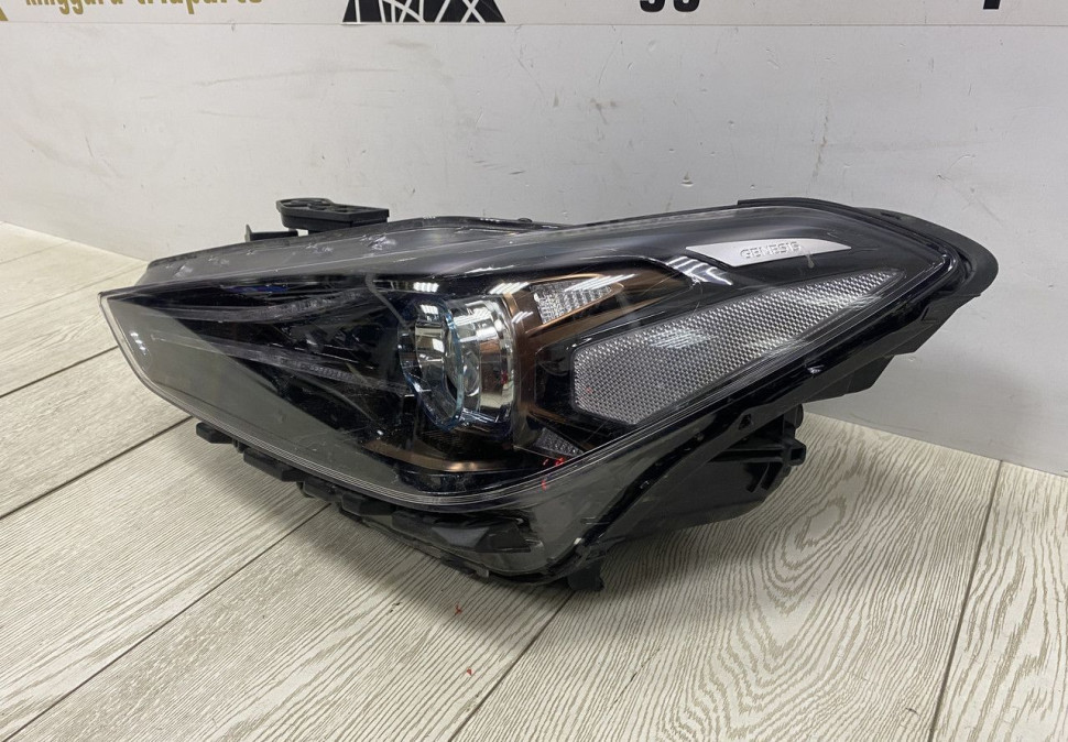 Фара левая Genesis G70 LED 2017 oem  92101G9130