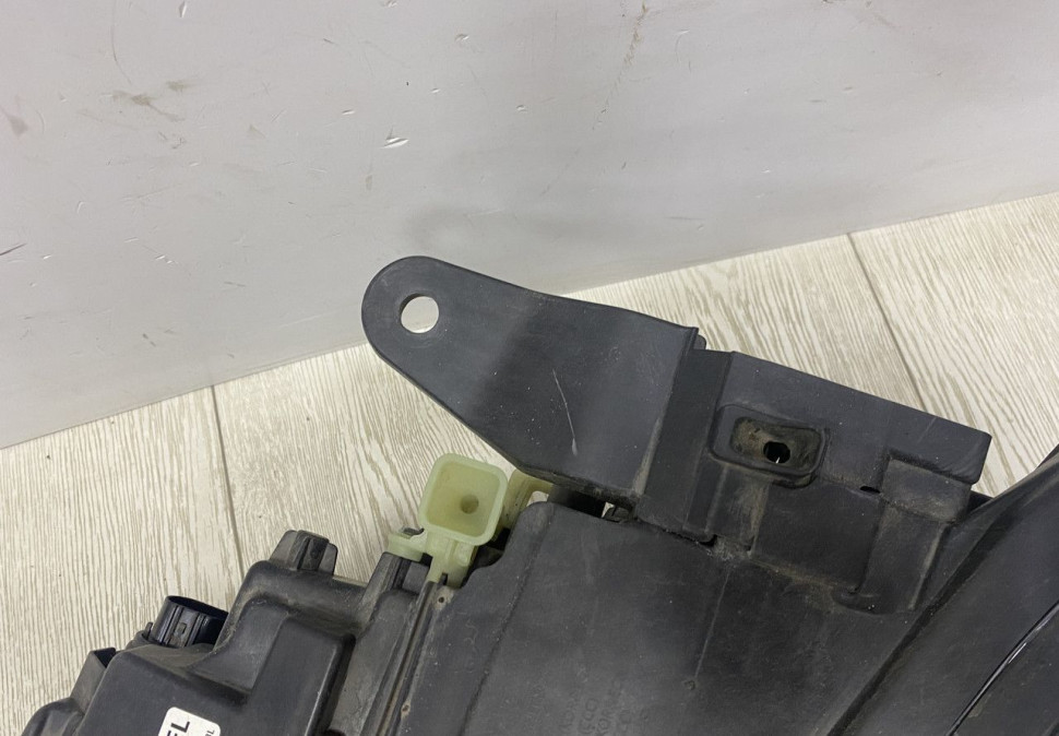 Фара левая Genesis G70 LED 2017 oem 92101G9130 Фара левая Genesis G70 LED 2017 oem 92101G9130