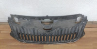 Решетка радиатора бу Skoda Rapid OEM 5JA853668