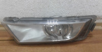 Фара противотуманная левая бу Skoda Octavia A7 OEM 5E0941699D